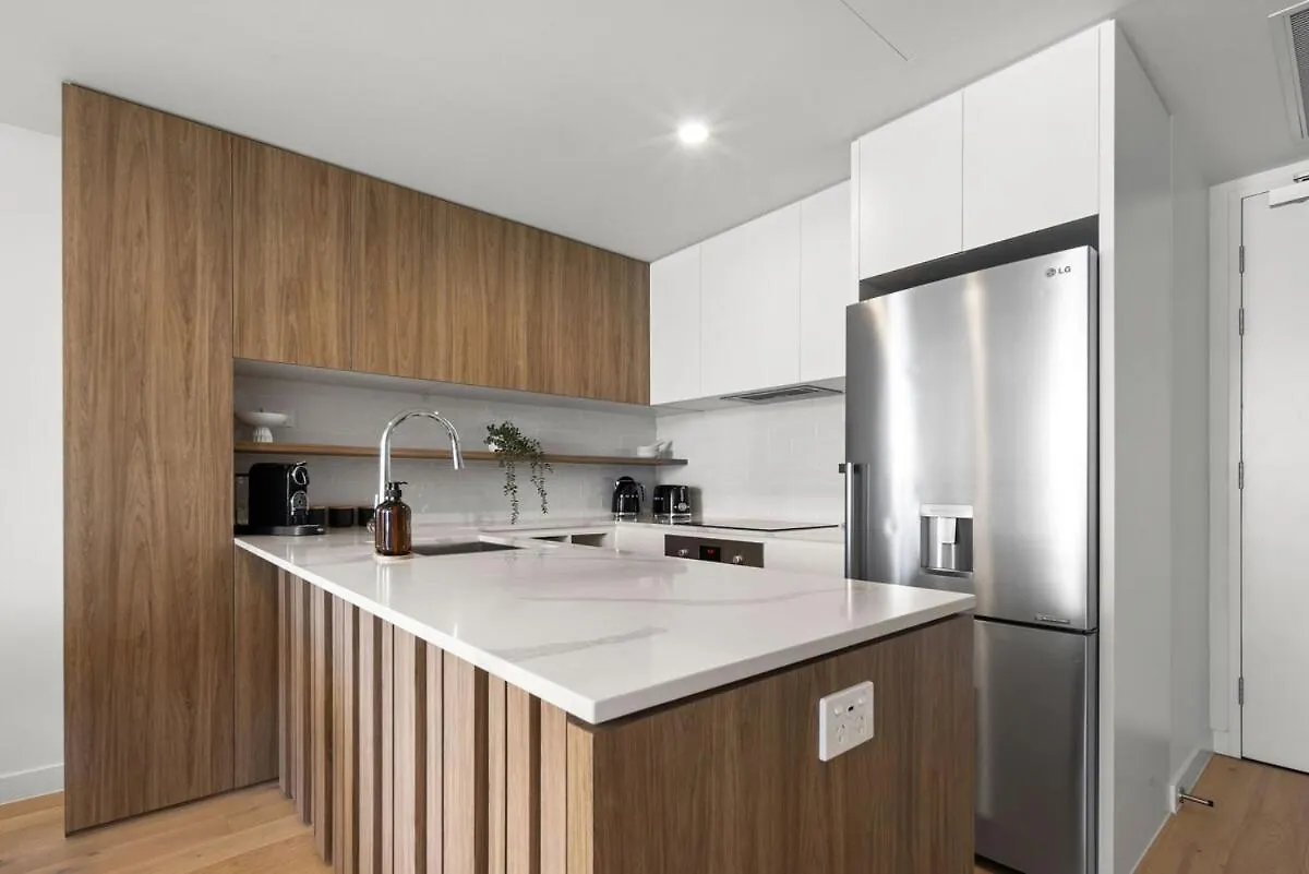 Modern Beachside Oasis 1Br Apartment Free Wi-Fi Gold Coast